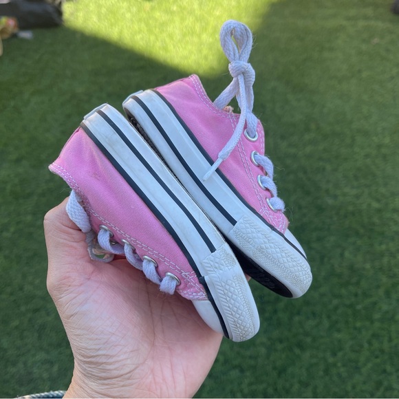 Chuck Taylor pink toddler shoes - Picture 7 of 8